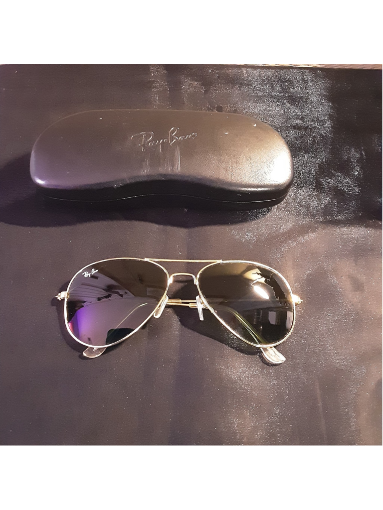 Men's Ray-Ban Aviator Sunglasses With Case **Scratched**